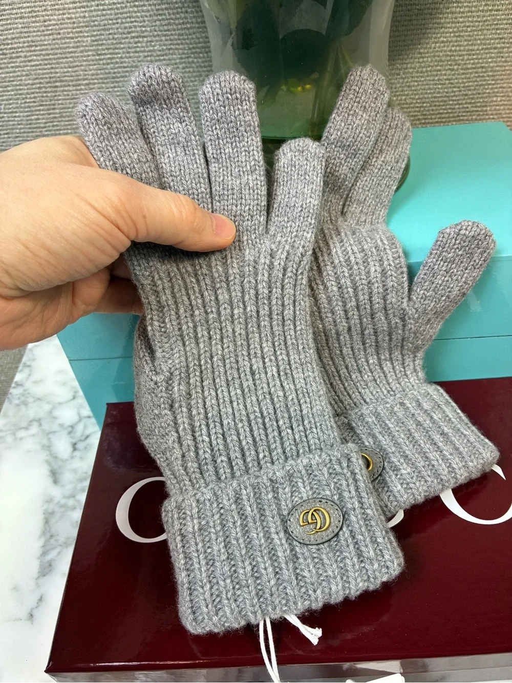 Gucci Cashmere & Wool Size Large Grey Gloves - $345 Retail NWT & Box